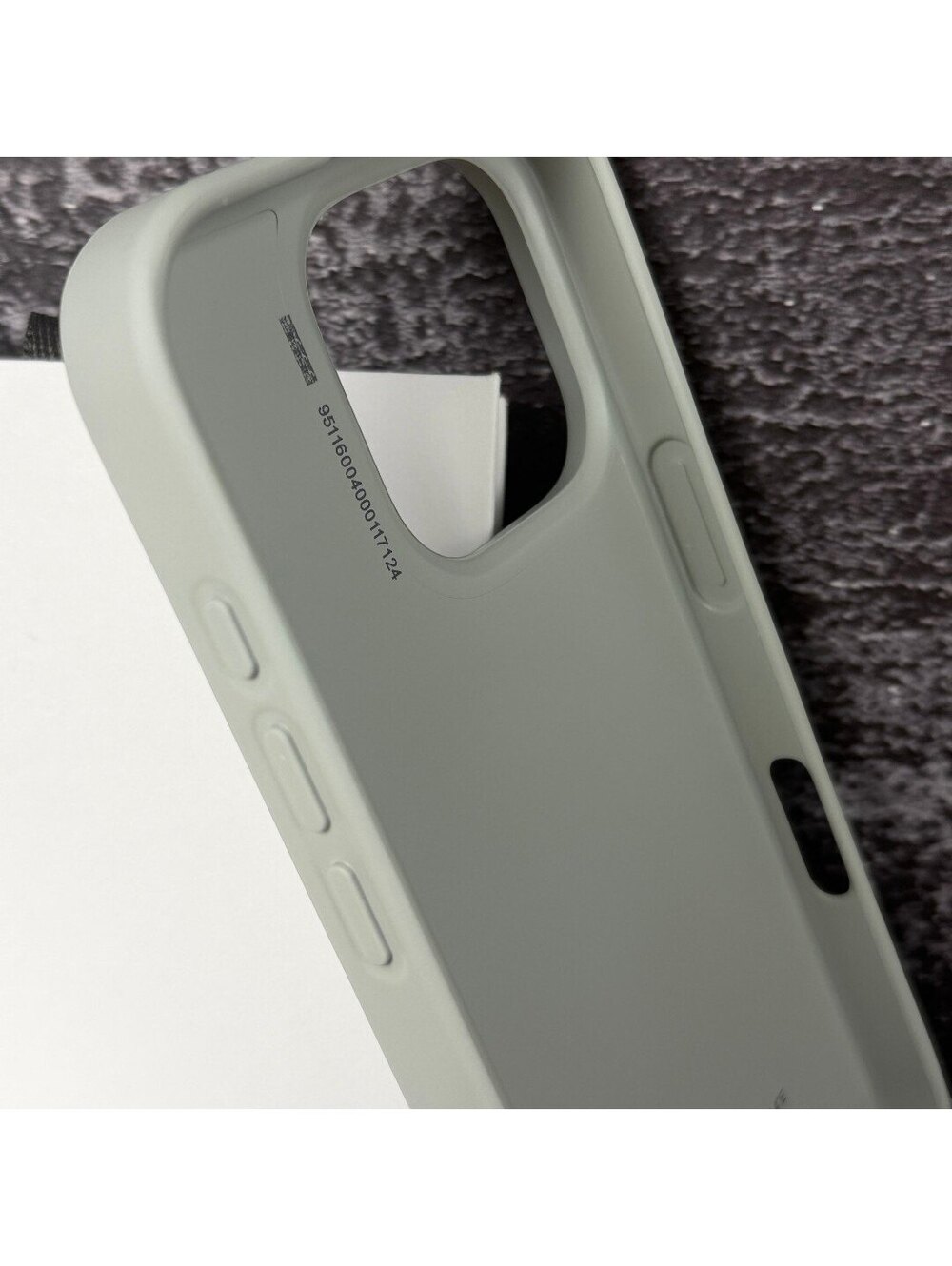 🛸 RIMOWA Silver iPhone 16 Pro Max Aluminum Metal Case Grooved Luggage Style - Picture 5 of 13